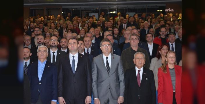Kocaoğlu ve Güç, İzmir'deki YENİ Parti ön seçiminde siyasi kriz ve örgütlenme vurgusu yaptı