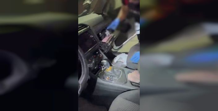 Küçükçekmece'de araçtan uyuşturucu ve silah çıktı