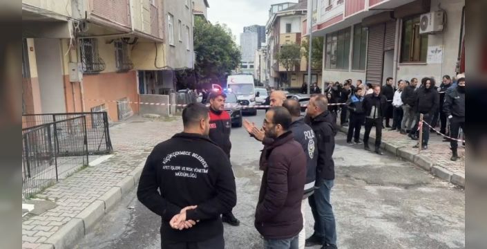 Küçükçekmece'de riskli bina tahliye edildi