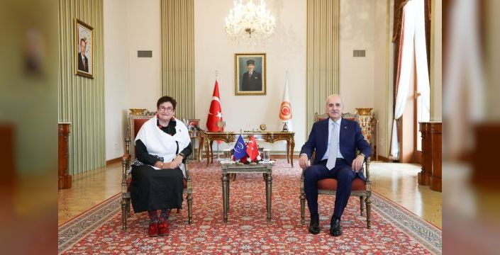 Kurtulmuş, AKPM Başkanı Bayr ile görüştü
