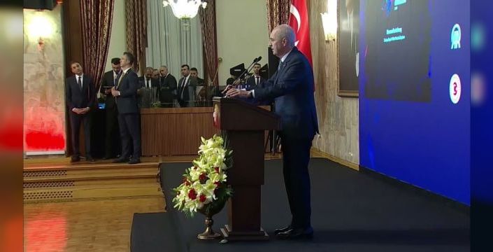 Kurtulmuş: Güçlü Türkiye için güçlü medya şart