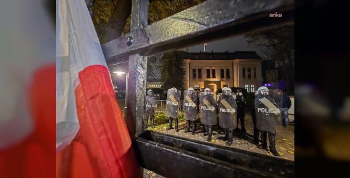 Mahkeme krizi Nawrocki'yi Senegal'den döndürdü