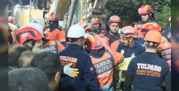 Maltepe'de çöken binadan bir kişi daha çıkarıldı