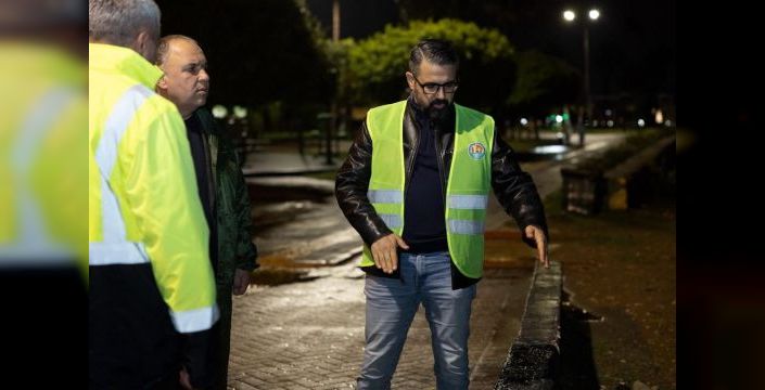 Mersin'de akşam saatlerinde sağanak yağmur etkili oldu