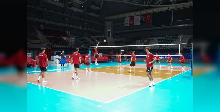 Milli Eğitim Bakanı Tekin, spor lisesini ziyaret etti