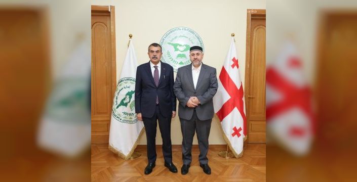 Milli Eğitim Bakanı Tekin, Tiflis'te başmüftü ile bir araya geldi
