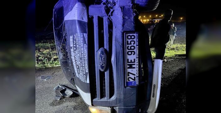 Minibüs ile otomobil çarpıştı; bir kişi öldü, yedi yaralı