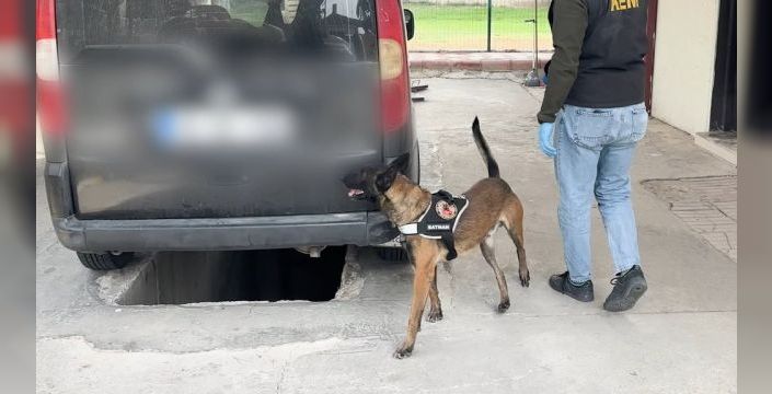 Narkotik köpeği Hector, yakıt deposundan 5 kilo metamfetamin çıkardı