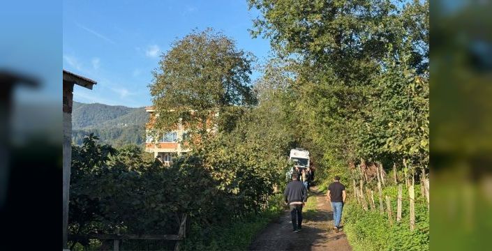 Oğlunun öldürüldüğü aileye giden anne, vurularak öldürüldü