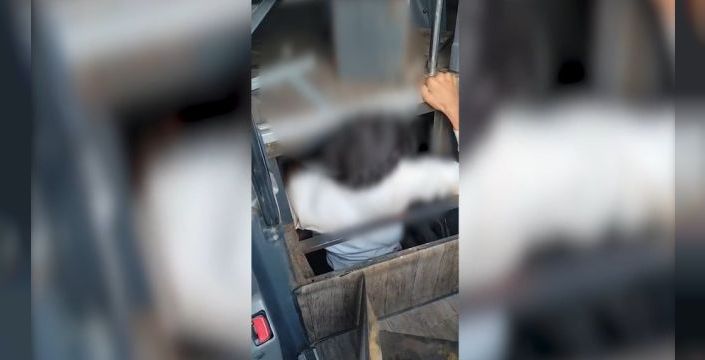 Otobüsün gizli bölmesinde 5 düzensiz göçmen bulundu