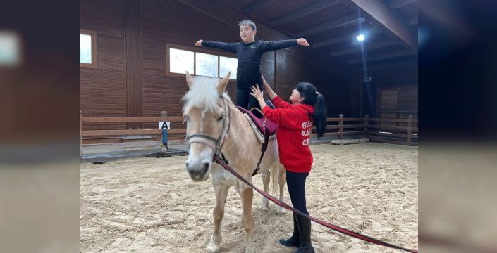 Özel Sporcular Atlı Jimnastikle Rehabilitasyon Buluyor