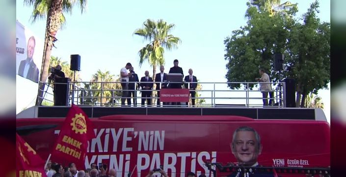 Özgür Özel'den Bakan Göktaş'a: Ailenize gösterdiğiniz hassasiyeti bize de gösterin