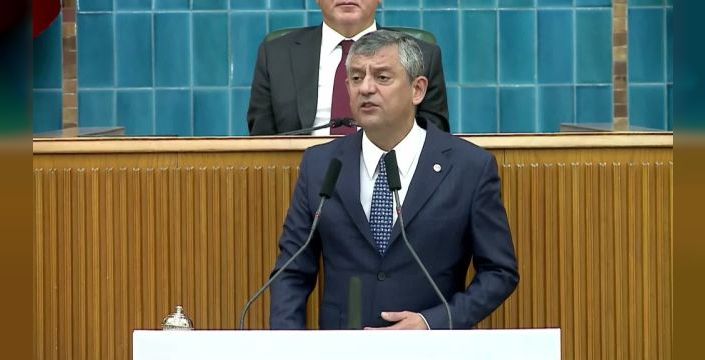 Özgür Özel'den gazetecilere operasyona tepki