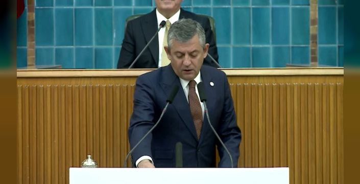 Özgür Özel, Erdoğan'ın fon krizindeki sorumluluğunu eleştirdi