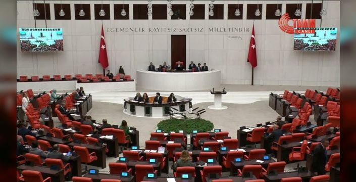 Özlem Zengin'den fon krizi listesi çağrısı