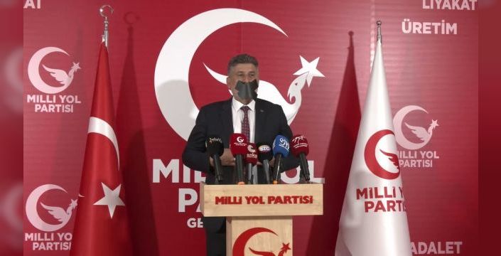 Remzi Çayır, ağzı bantlı protesto yaptı