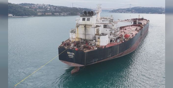 Rusya'da saldırı alan tanker İstanbul'dan geçti