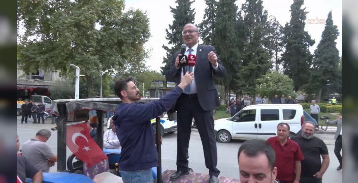 Sarıgöl'de çiftçiler traktörlerle protesto etti