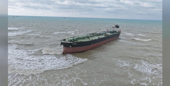 Sarıyer açıklarındaki ham petrol tankerinin kurtarılması