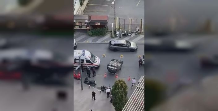 Sarıyer'de otomobil dubalara çarptı, takla attı