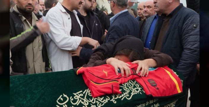 Şarkıcı Nev, son yolculuğuna uğurlandı