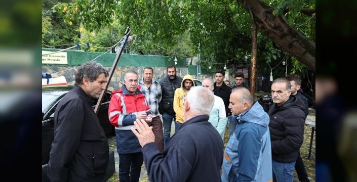 Sultangazi'de yağış sonrası ekiplerin çalışmaları sürüyor
