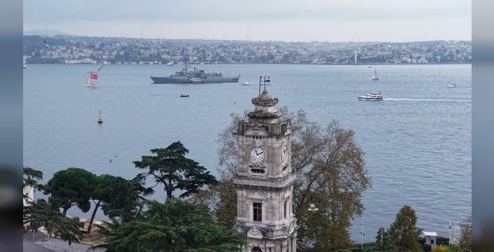 TCG Kemalreis fırkateyni Dolmabahçe'de ziyarete açıldı