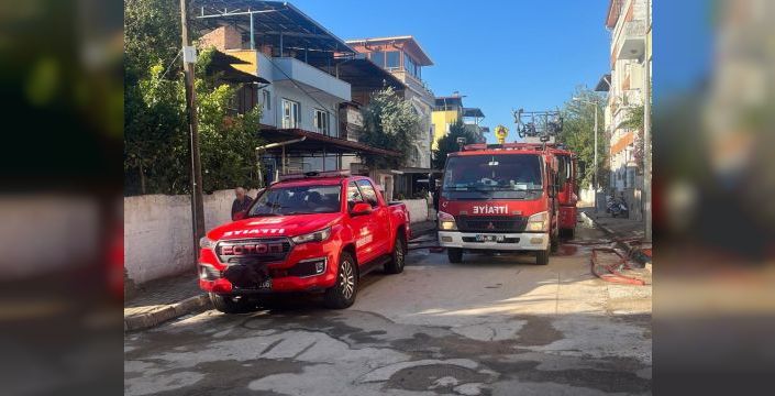 Tek katlı ev yandı, yaşlı adam kurtuldu