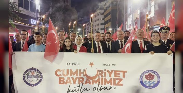Trabzon’da fener alayı ve resepsiyon düzenlendi