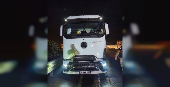 Traktör sürücüsü TIR ile çarpıştı: 1 ölü