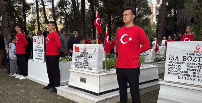 Trakya'da 29 Ekim kutlamaları çelenk törenleriyle başladı