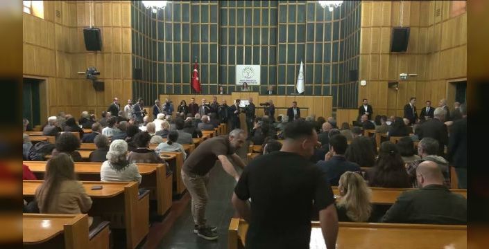 Tuncer Bakırhan: 20 milyar dolar gitti, yargıya takılan yok