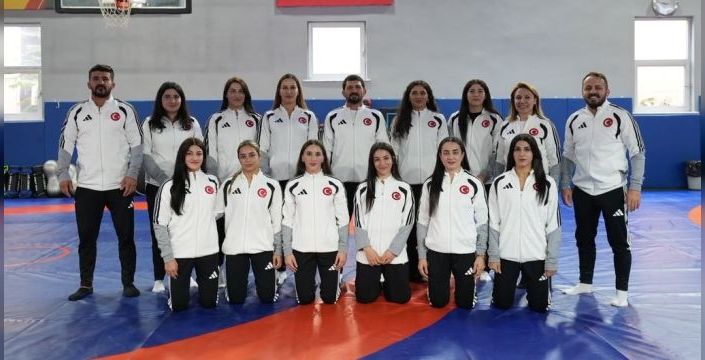 Türkiye kadın güreş takımı Astana'da madalya alamadı