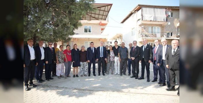 Ümit Özdağ, Gazi Erdal Özdemir'in ailesini ziyaret etti