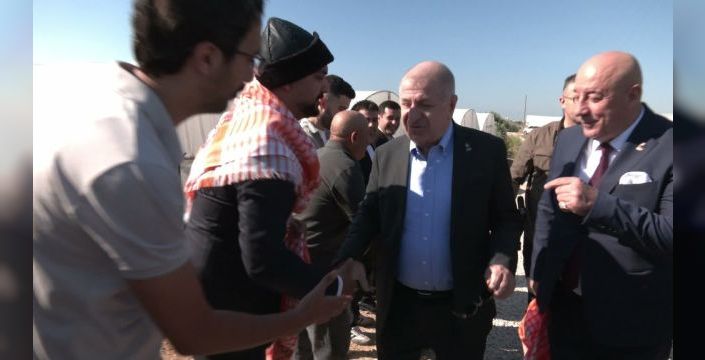 Ümit Özdağ, Serik'te çiftçilerin sorunlarını dinledi