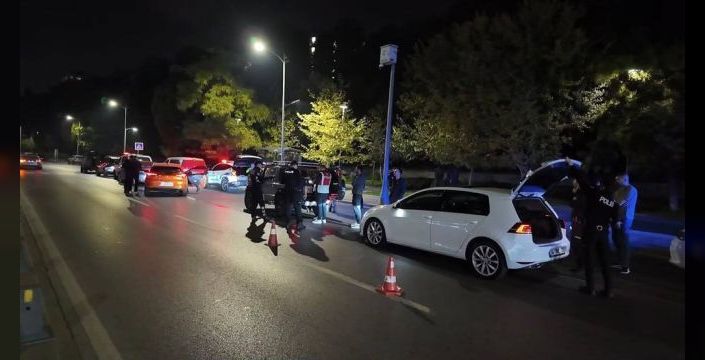 Üsküdar'da helikopterli 'Huzur İstanbul' denetimi yapıldı