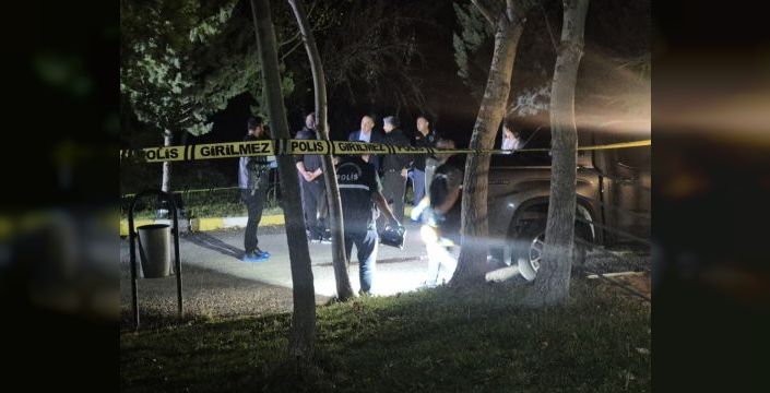 Vali yardımcısı aracında ölü bulundu