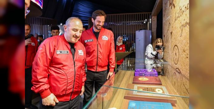 Varank: Gençler gelecekte çığır açıcı işler yapacak