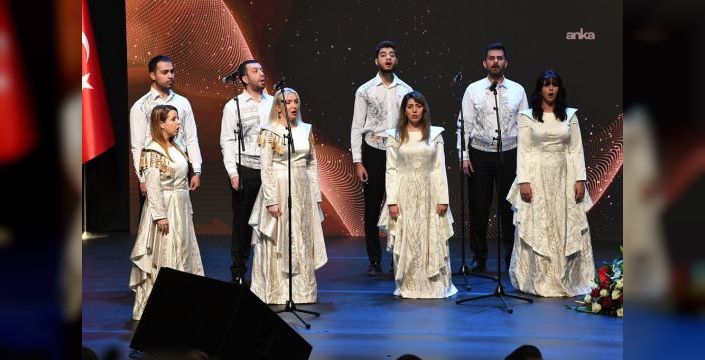 Vox Humanis, akademik açılış töreninde performans sergiledi