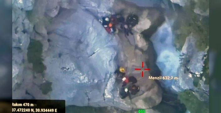 Yazılı Kanyon'da mahsur kalan İHH gönüllüleri kurtarılıyor