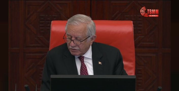 Yeni Yol fon krizini 'yüzyılın soygunu' ilan etti