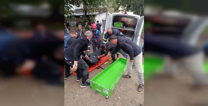 Yusufeli'nde kontrolden çıkan otomobil uçuruma düştü