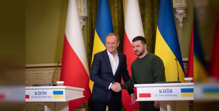 Zelenski, Tusk ile görüştü; üçlü toplantı sinyali